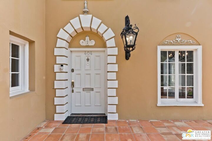 Property Photo:  404 E Randolph St  CA 91207 