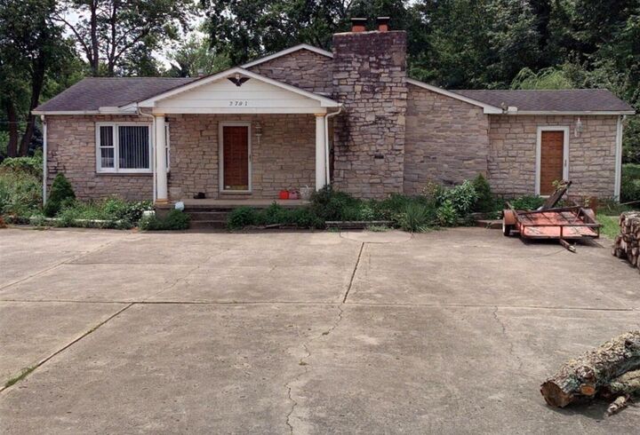 Property Photo: 2781 Innis Road OH 43224