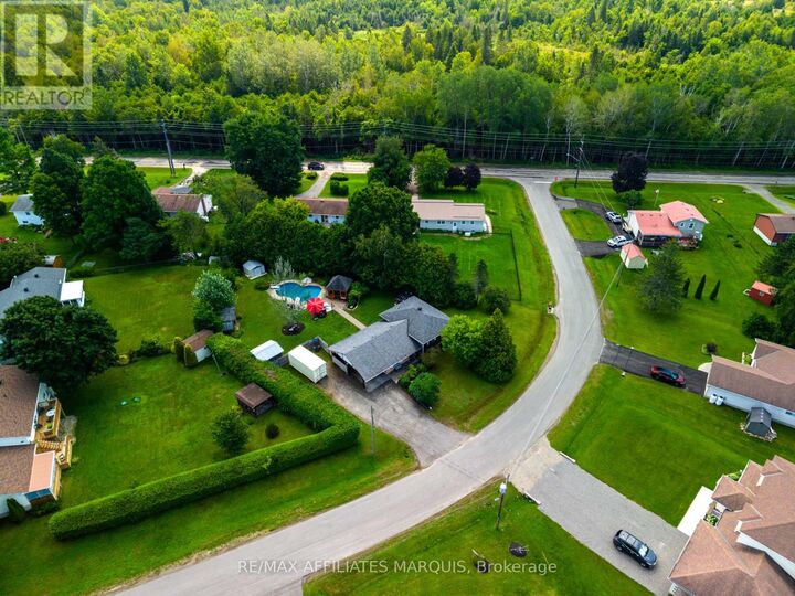 Property Photo: 3 Sunset Drive ON K7A 4S5