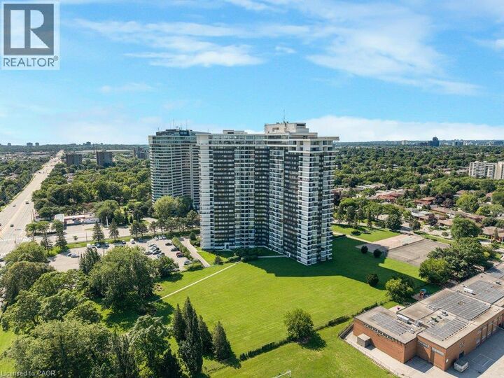 Property Photo:  1333 Bloor Street 718  ON L4Y 3T6 