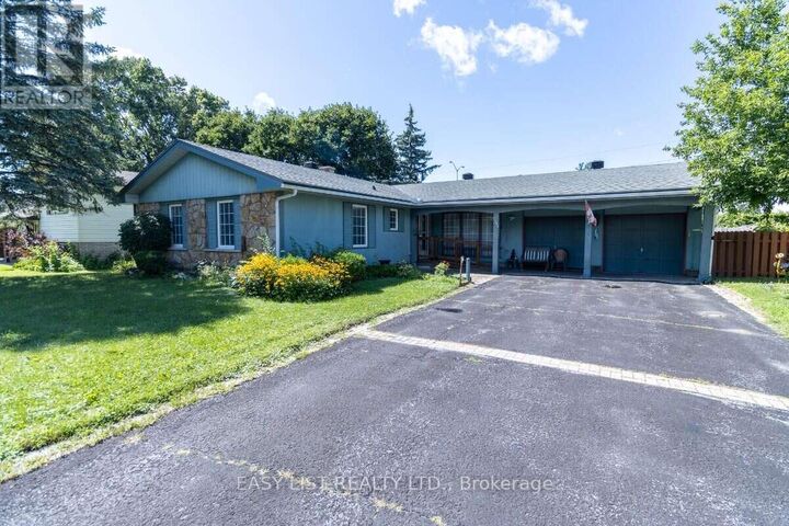 Property Photo: 1999 Garfield Avenue ON K2C 0W7