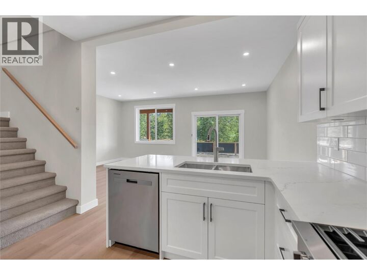 Property Photo: 526 Similkameen Ave Other BC V0X 1W0