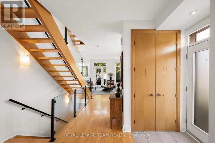 Property Photo: 445 Edison Avenue ON K2A 1S5