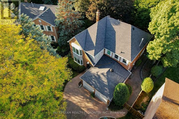 Property Photo:  8 Roverdale Court  ON L3R 7K7 