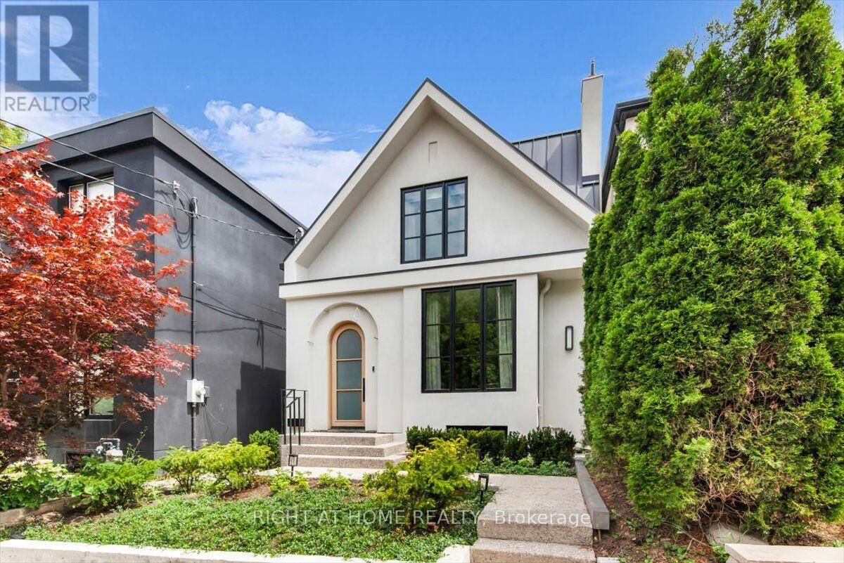 Property Photo:  431 Arlington Avenue Lower  ON M6C 3A4 