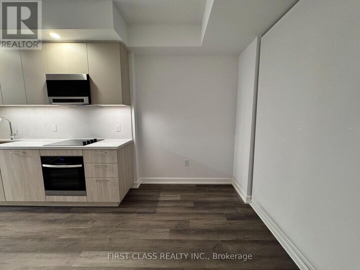 Property Photo:  2851 Highway 7 Road East 806A  ON L4K 1W2 