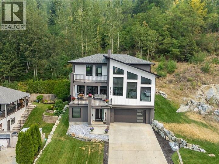 2391 McBride Street — photo 1