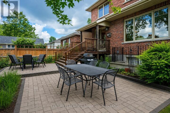 Property Photo:  422 College Street  ON K7L 4M7 