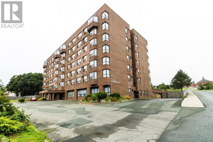 7 Tiffany Lane 408 — photo 1