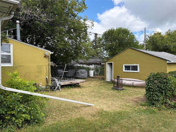 Property Photo: 1195 Pritchard Avenue MB R2X 0G7