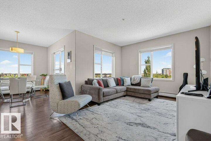 320 Ambleside Link SW 423 — photo 1