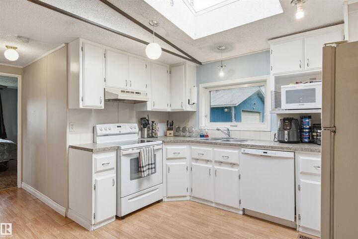 Property Photo: 62418 RR 442 AB T9N 2H6