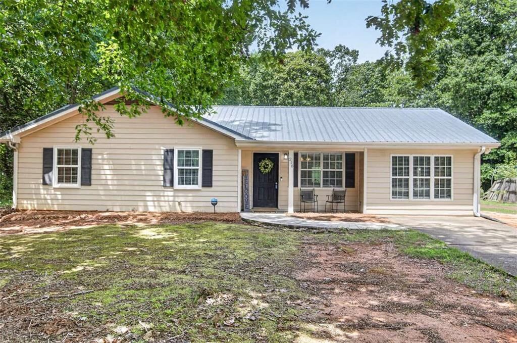 Property Photo:  216 Brooks Lane  GA 30680 