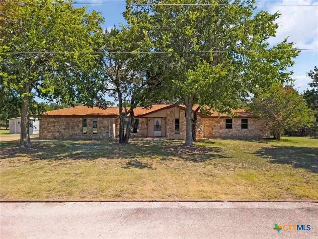 Property Photo:  381 County Road 4755  TX 76539 