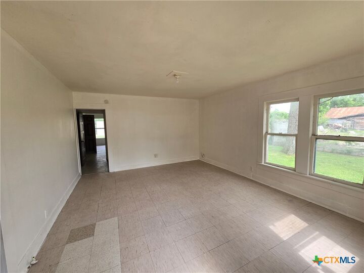 Property Photo:  320 Commerce Street  TX 76661 