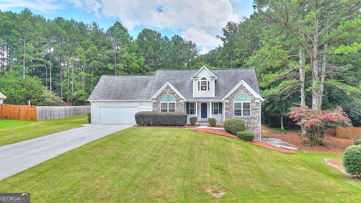 Property Photo:  1106 Caroline Court  GA 30052 
