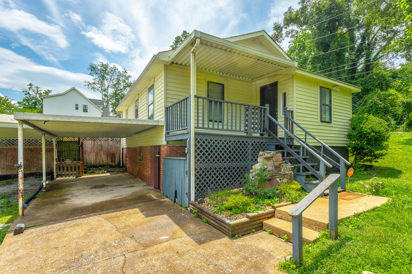 Property Photo: 820 McRoy Drive TN 37405