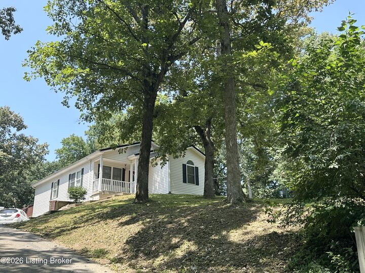 Property Photo:  1014 Goose Creek Rd  KY 40071 