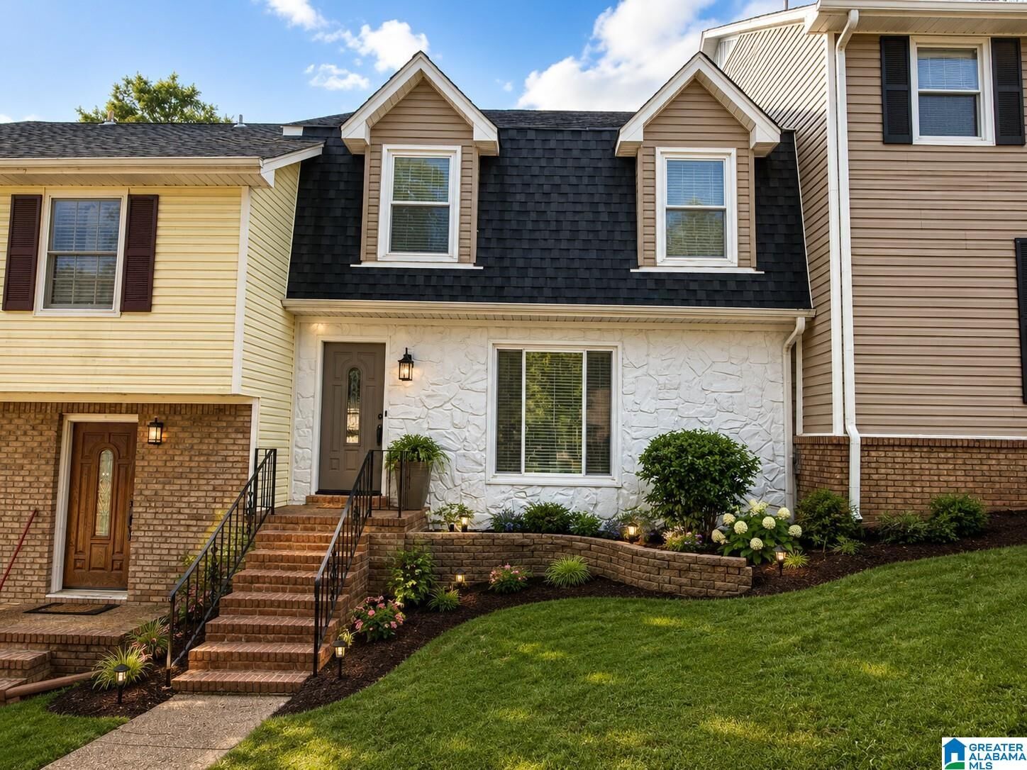 Property Photo:  709 Cahaba Manor Drive  AL 35124 