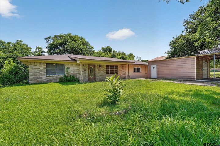 Property Photo: 387 Avenue D TX 75472