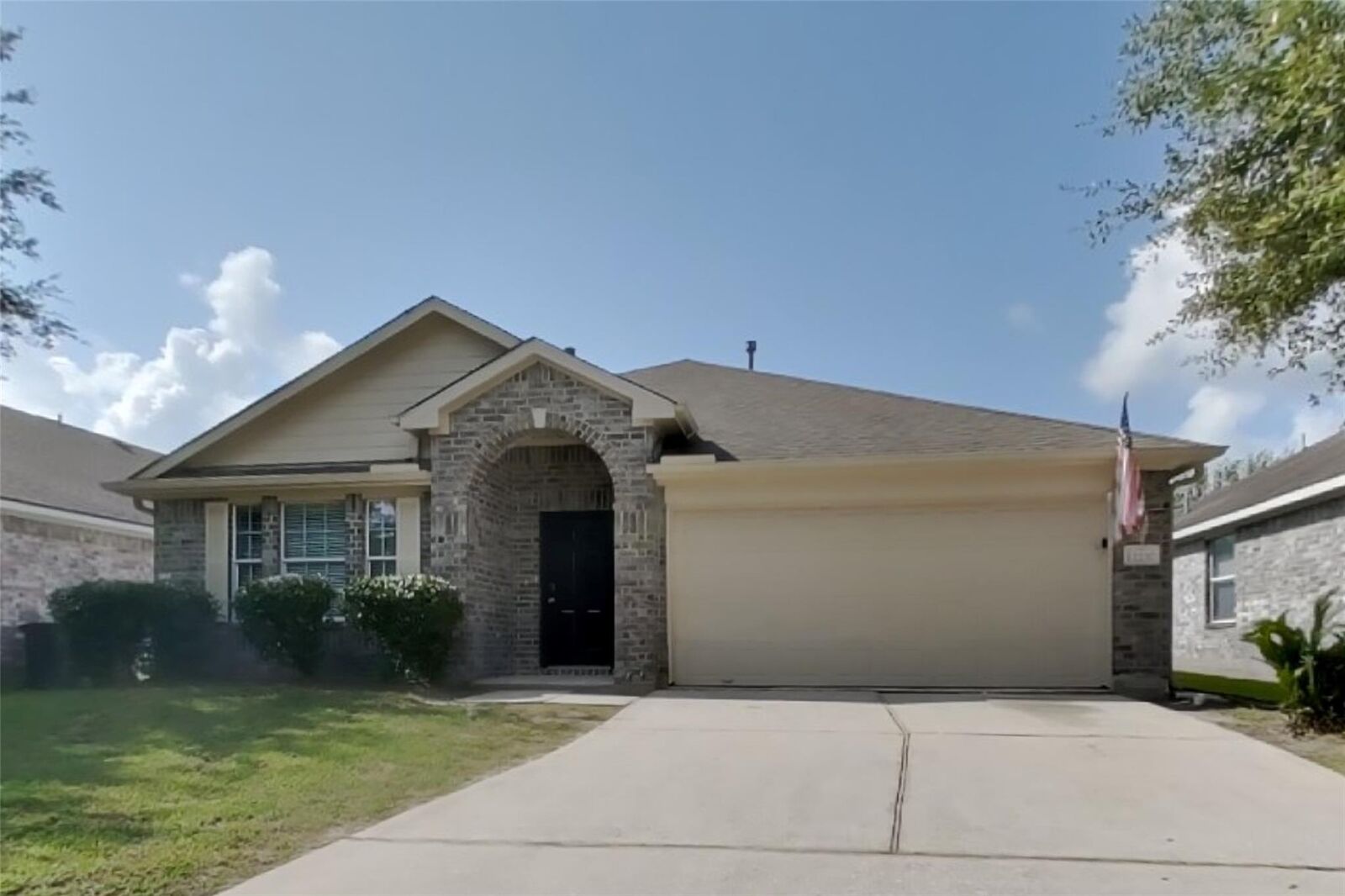 Property Photo: 12230 Scarlet River Drive TX 77044