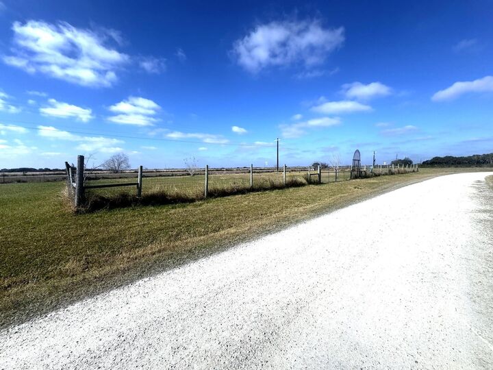 Property Photo: 303 Pinafore Court TX 77465