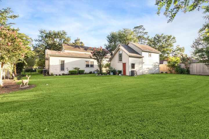 Property Photo:  718 Garden Oaks Boulevard  TX 77018 