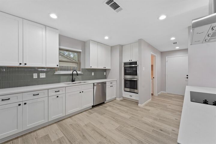 Property Photo:  714 Golden Bear Lane  TX 77339 