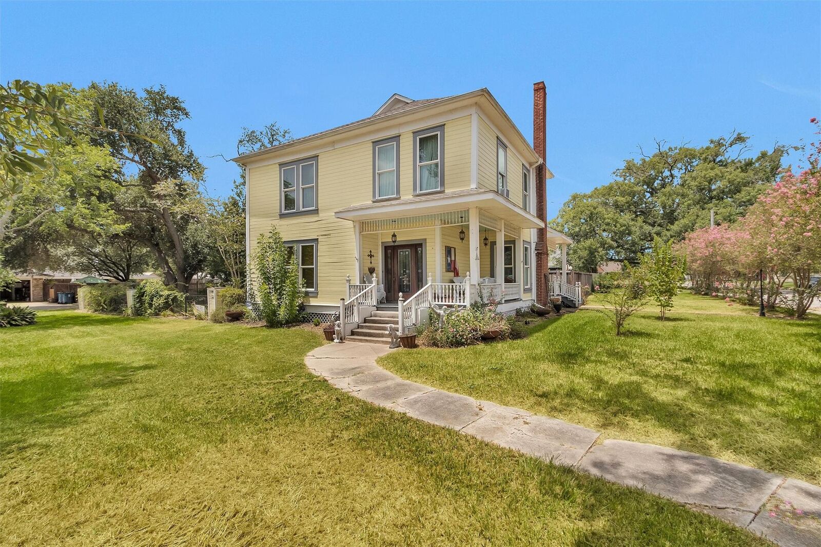Property Photo: 1017 Water Street TX 77868