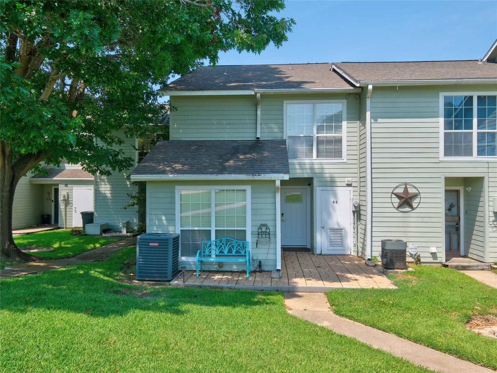Property Photo: 100 Edgewater Drive 44 TX 77351