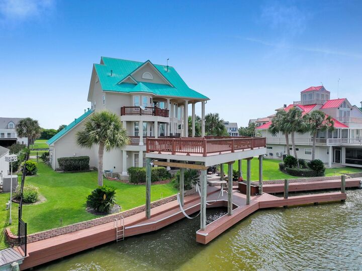 Property Photo:  425 Island Way  TX 77640 