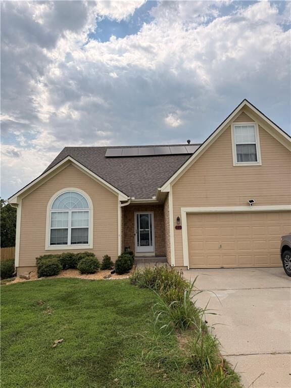 Property Photo: 405 Hillcrest Street KS 66043