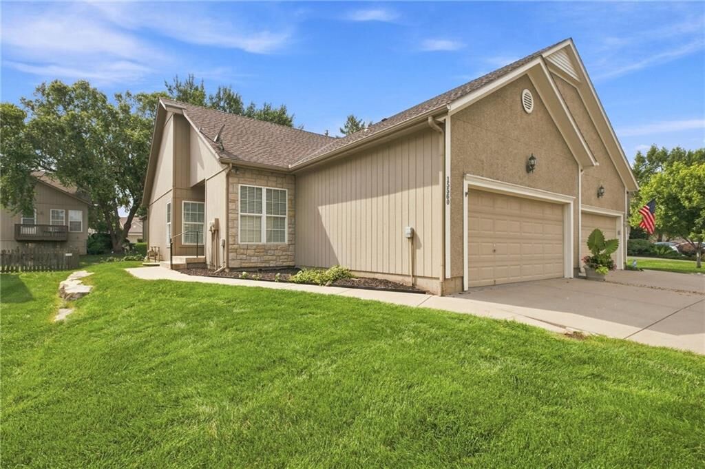 Property Photo:  15560 Floyd Street  KS 66223 