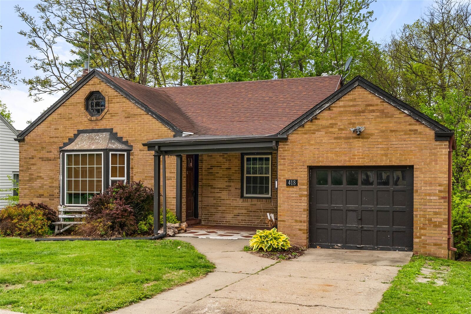 Property Photo:  418 60th Street  IA 50312 