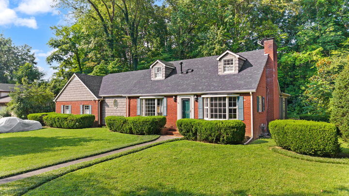 Property Photo: 1 Edgewood Drive KY 42501