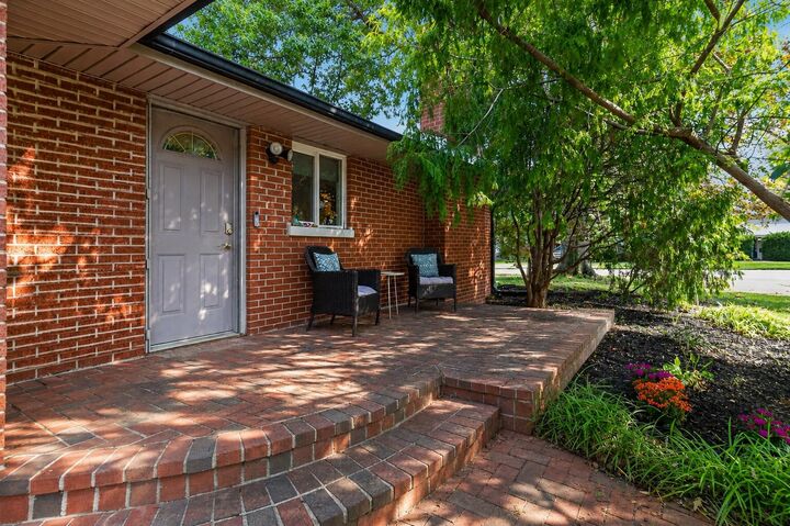 Property Photo:  820 Celia Lane  KY 40504 