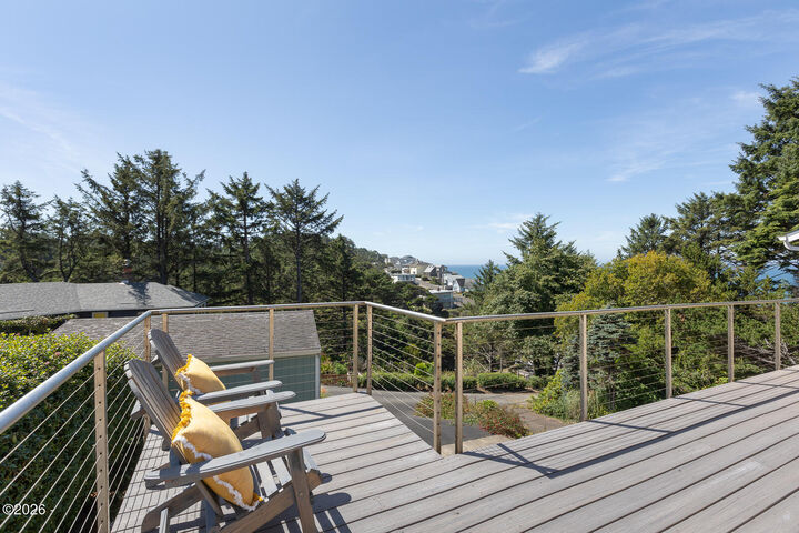 Property Photo:  860 SW 10th Street  OR 97367 