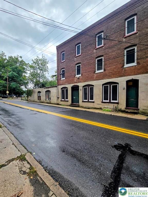 Property Photo: 49 N Delaware Drive PA 18042