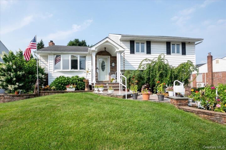 Property Photo: 38 Colony Lane NY 11791