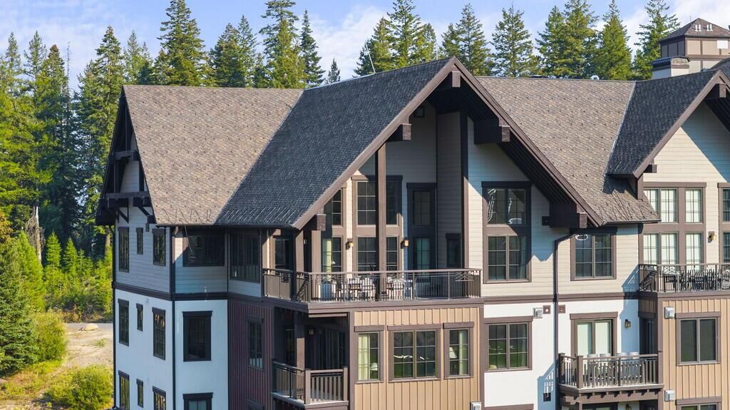 Property Photo: 700 Village Drive 403 ID 83615