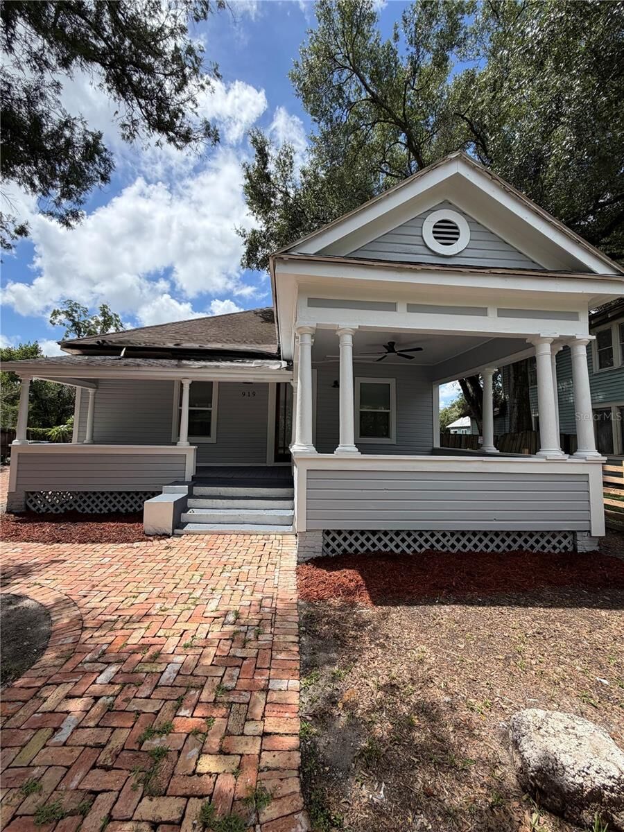 Property Photo:  919 E 26th Avenue  FL 33605 
