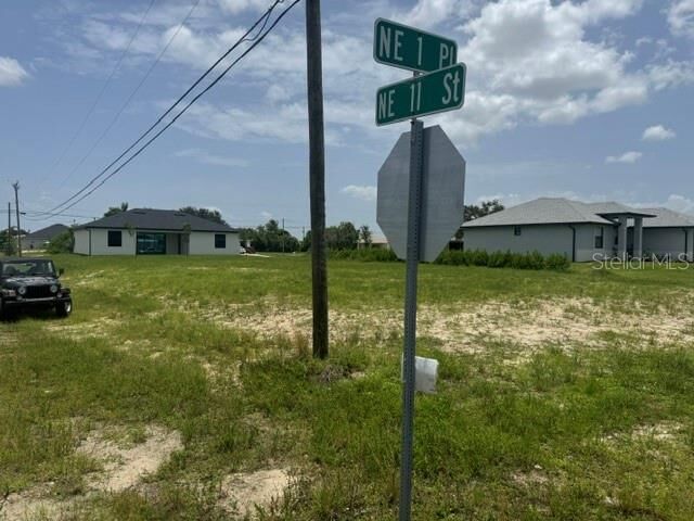 Property Photo:  1029 NE 1st Place  FL 33909 
