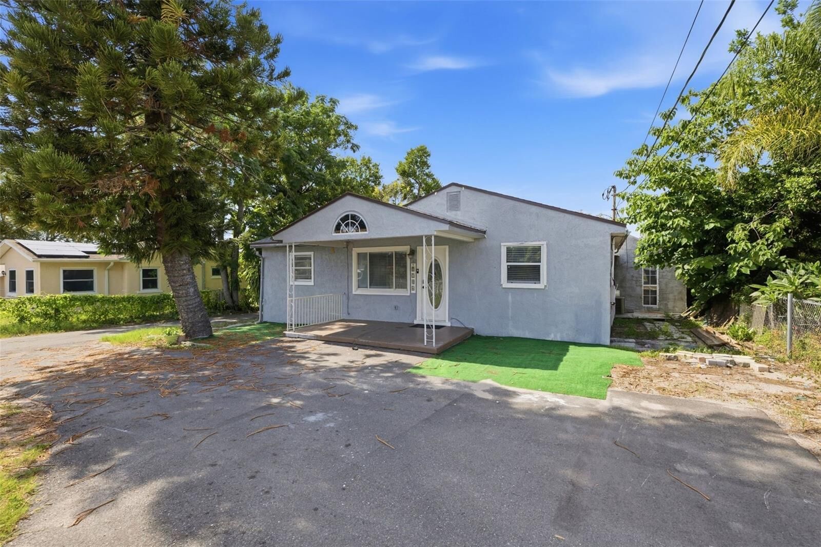 Property Photo:  2706 E Annie Street  FL 33612 