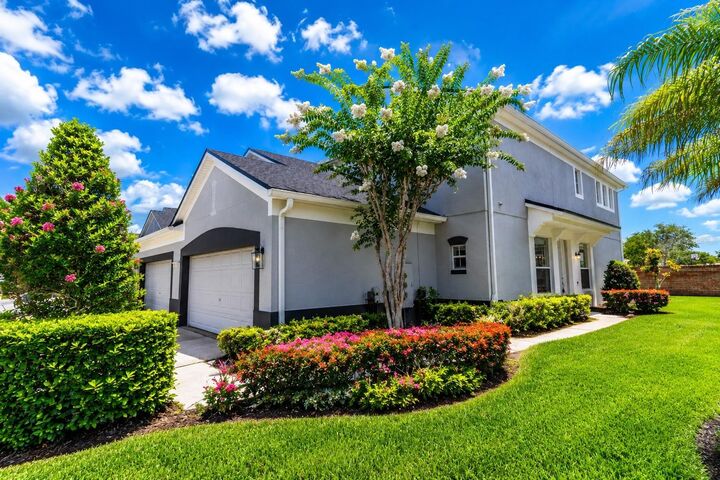Property Photo:  1323 Shallcross Avenue  FL 32828 