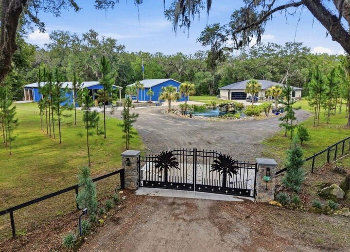 Property Photo:  19826 NW 6th Avenue  FL 32669 