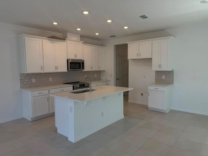 Property Photo: 408 Oak Flat Alley FL 34736