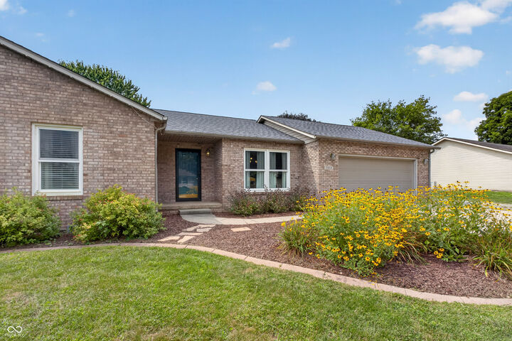 Property Photo:  5559 E Broadmore Drive  IN 47201 