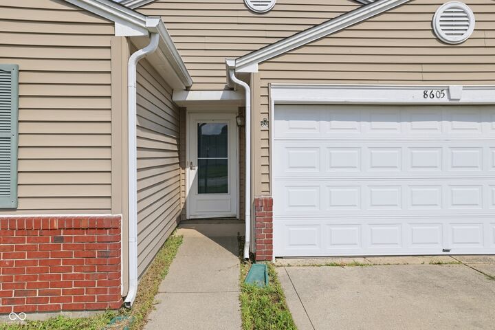 Property Photo:  8605 Bluff Point Way  IN 46113 