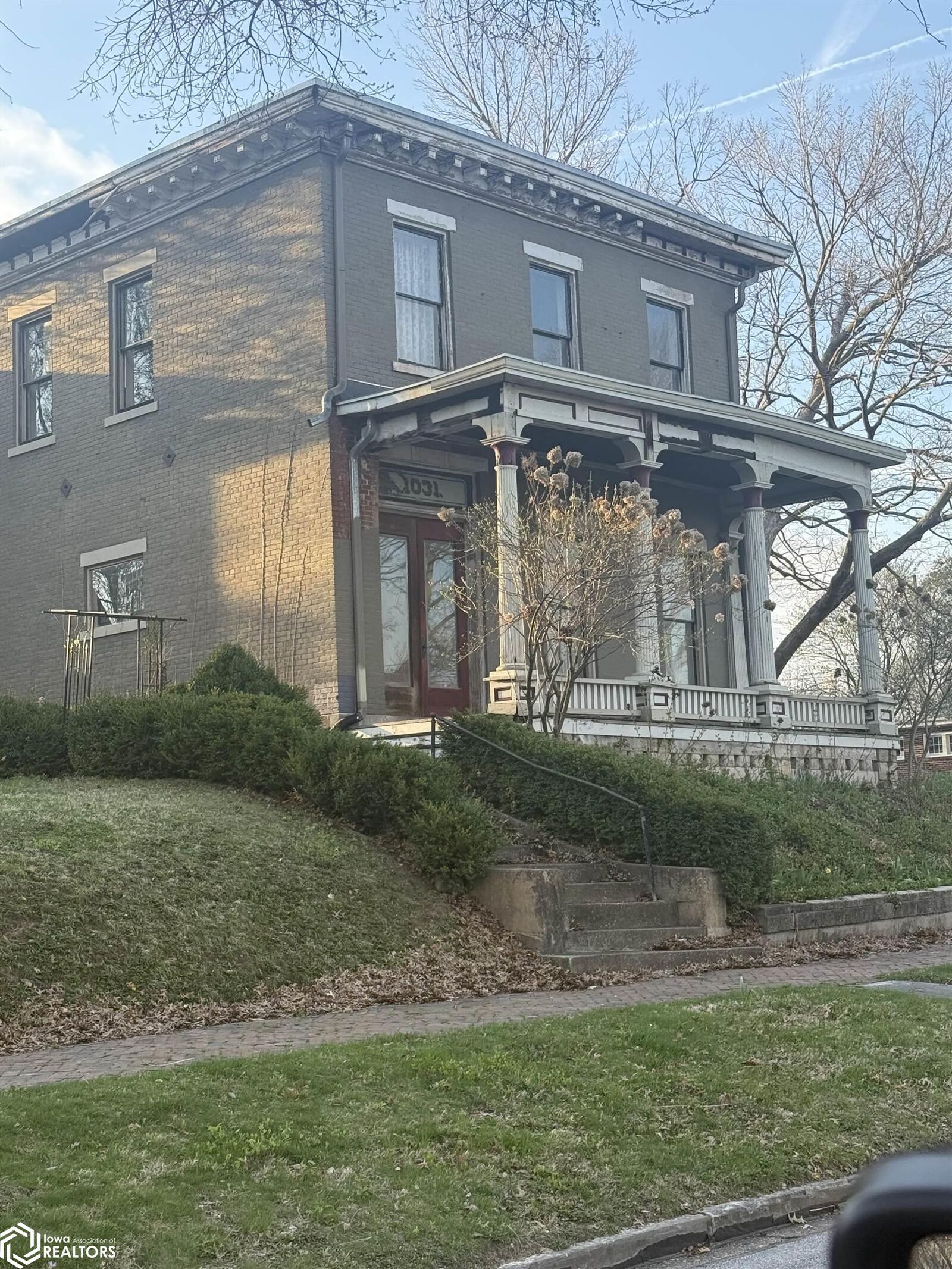 Property Photo:  1031 N 4th Street  IA 52601 