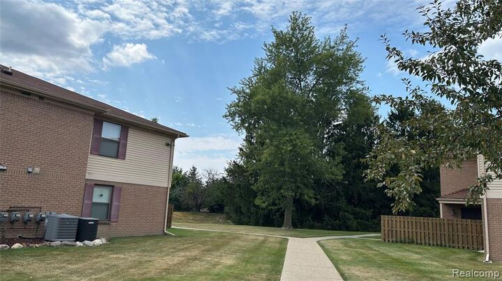 Property Photo:  19257 Surrey Lane  MI 48167 3141 